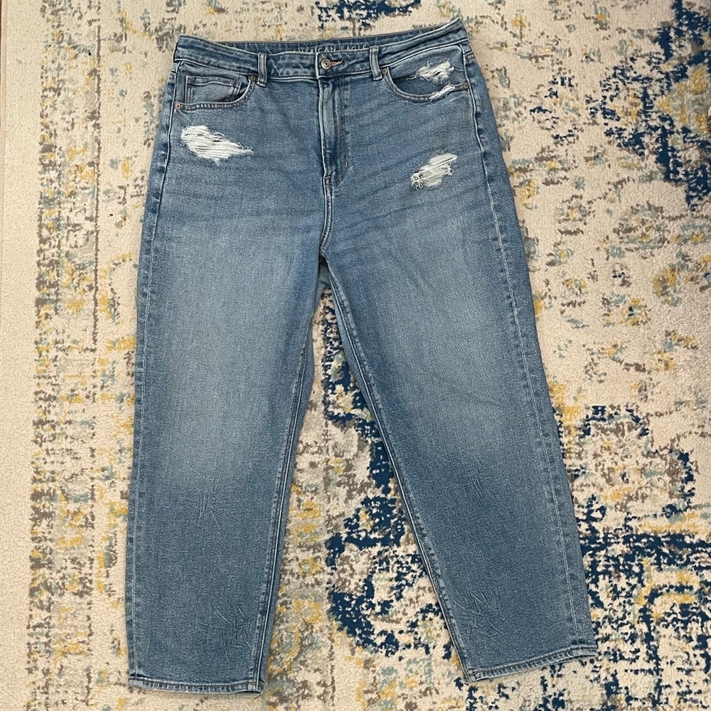 American Eagle Mom Straight Jean. Stretch. Women’s size 16 Short.